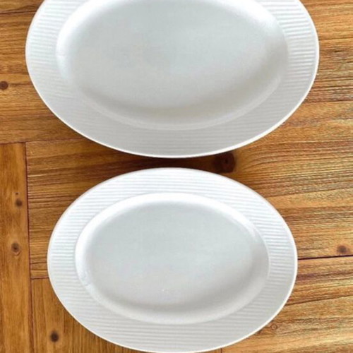 Set of 2 porcelain platters new, white 12 and 16 cm