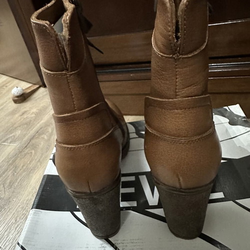 Classico leather ankle boots with heel, size 39, brown