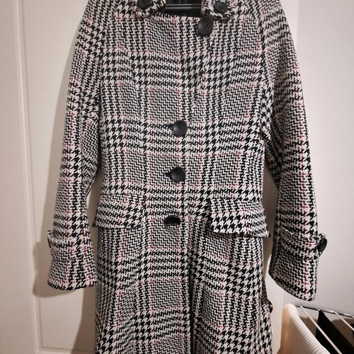 Women's wool plaid coat like new, pie de poul