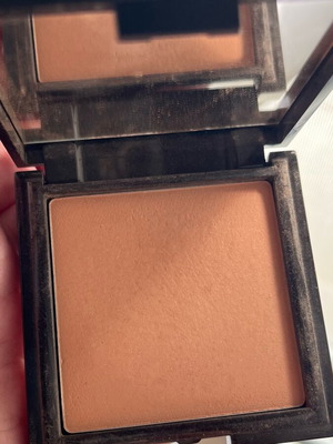 Korres monoi oil bronzing powder used with Korres eyeshadow gift