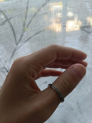 Ring with decorative gray stones used, silver