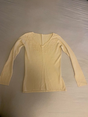 Thin pullover used, beige with beads