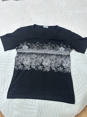 Renta black women's blouse medium with lace design and beads, like new