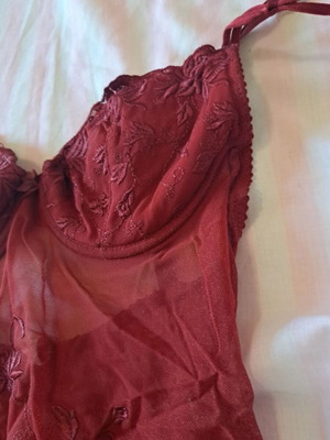 Body Luna σαν καινούργιο, μέγεθος medium, κόκκινο με κάτω μέρος