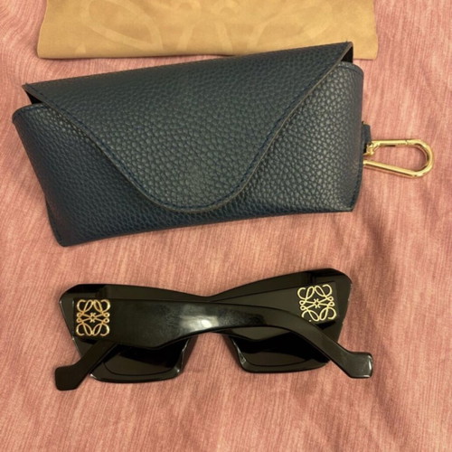 Loewe sunglasses like new, black