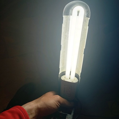 2 aquarium lamps