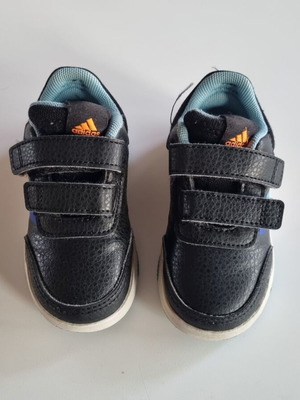 Παιδικά αθλητικά παπούτσια Adidas μεταχειρισμένα, νούμερο 21, velcro