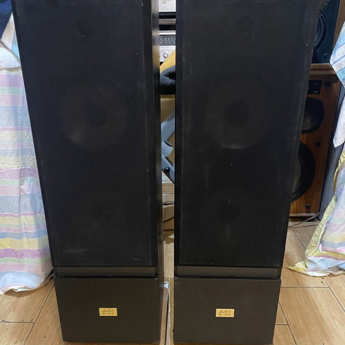 SRC Cambridge audiophile floor speakers used with Scan-Speak drivers
