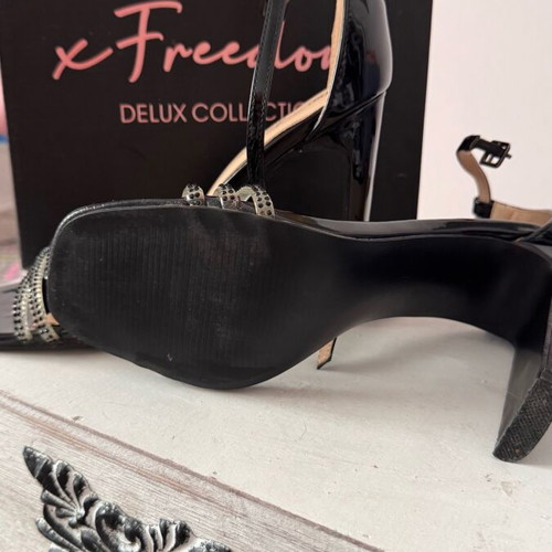 No36 patent leather sandals like new with transparent detail and 10.5cm heel