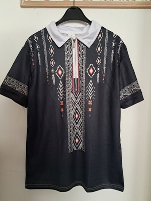 Ethnic ανδρικό μπλουζάκι καινούργιο, μαύρο με λευκό γιακά και φερμουάρ