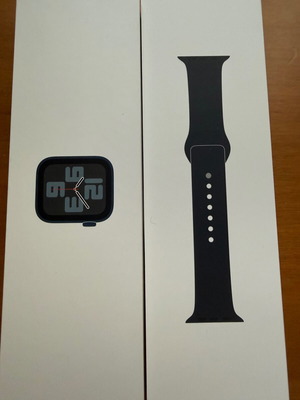 Apple Watch SE Aluminium 44mm like new, waterproof with heart rate monitor