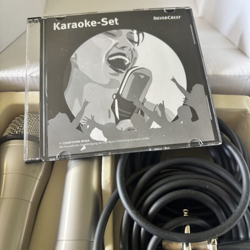 SilverCrest Karaoke Set new, wired microphones and DVD