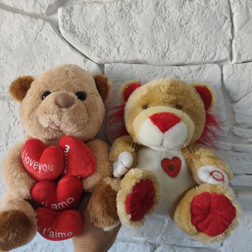 Plush teddy bears used, set of two with light-up heart