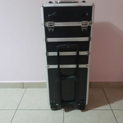 Multifunctional Aesthetic Case like new