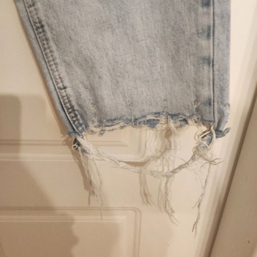 Zara women's light blue jeans like new with rips
