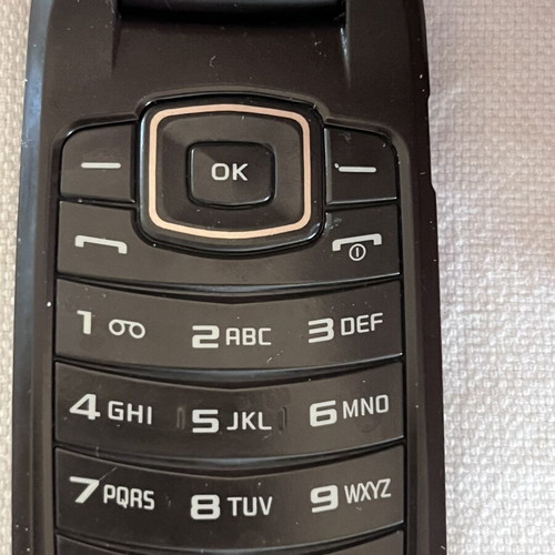 Samsung GT-E1150i vintage 2G phone used, brown