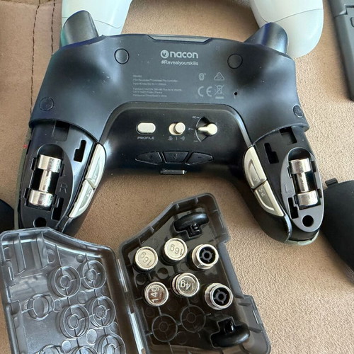 PlayStation 4 controller set used, 6 original controllers