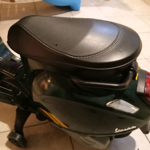Electric kids Vespa like new for children up to 6 years old