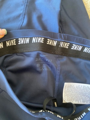 Nike Pro κολάν μέγεθος Medium σαν καινούργιο, μπλε με τσέπες