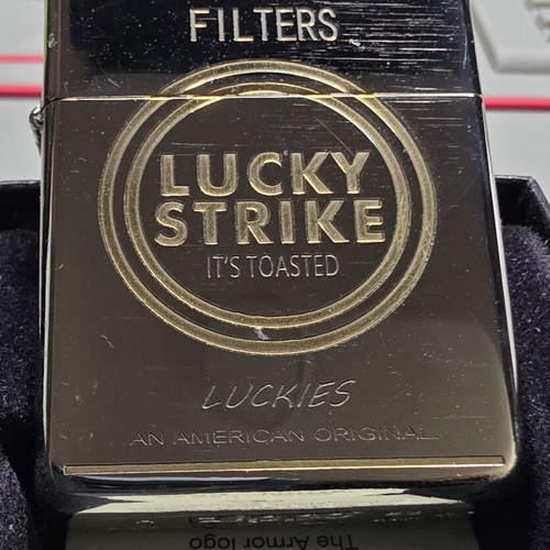 Zippo Armor Lucky Strike collectible lighter unused