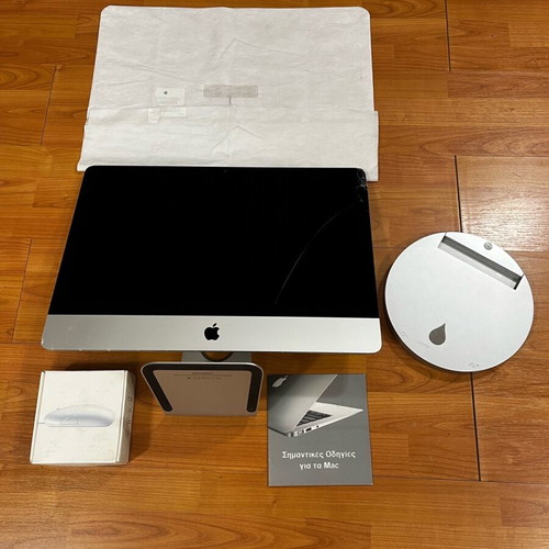 iMac 21.5” used with cracked screen and Apple accessories