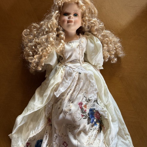 Collectible Victorian Style Porcelain Doll 40cm
