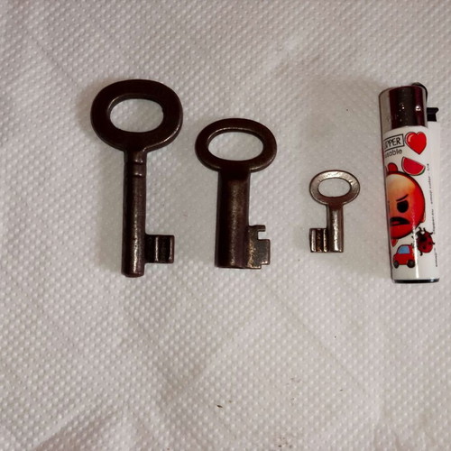 Antique keys used, pack of 3, 1920-1940, collectible