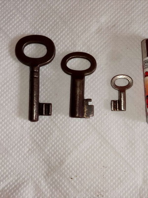 Antique keys used, pack of 3, 1920-1940, collectible