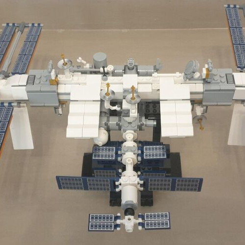 Lego Ideas International Space Station 21321 like new, 864 pieces with instructions and box