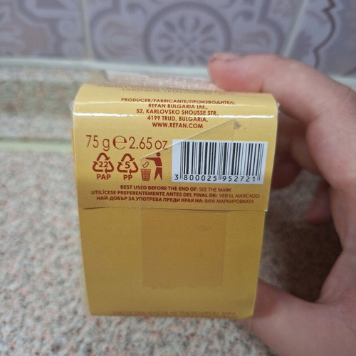 Body peeling soap and sponge new with melon and apricot extract