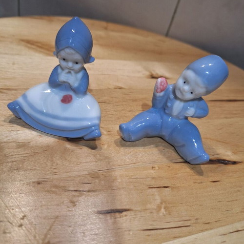 Porcelain figurine vintage Dutch boy girl set of 2 like new