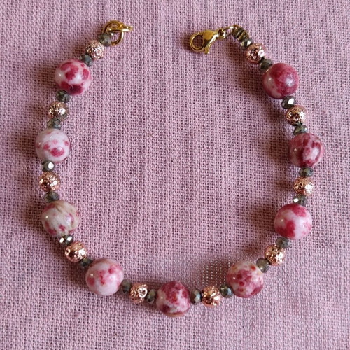 Bracelet with pink agate and steel clasp like new
