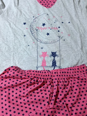 Pajama set with short sleeve and capri pants new, cotton, medium