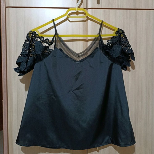 Emery Rose satin blouse M new, black with lace
