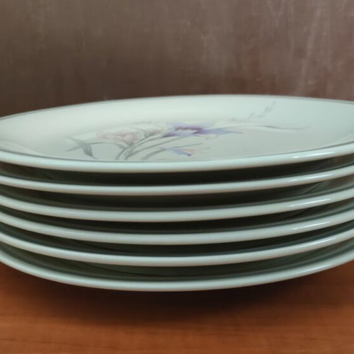 Vintage Sango Stoneware Manor 8500 dinnerware set 18 pieces like new