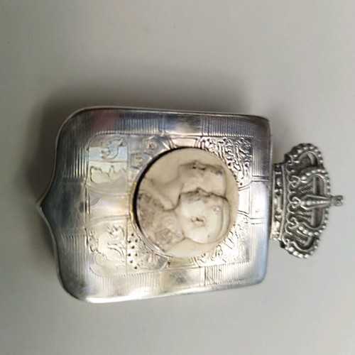 Wedding favor from the last royal couple like new