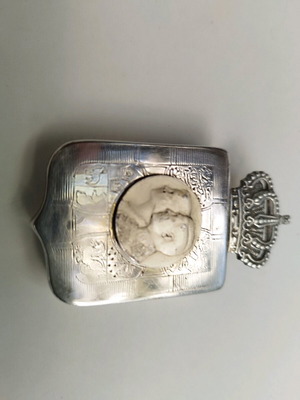 Wedding favor from the last royal couple like new