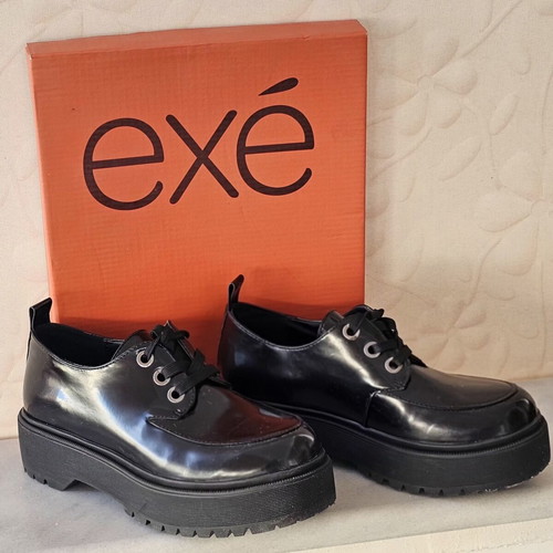 Exe women's chunky loafers with laces, black patent leather, size 37