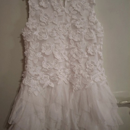 Mayoral white dress with 3D floral designs and tulle, like new, 10 years