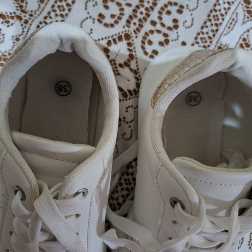 Women's white sneakers with gold bee and rhinestones size 38 like new