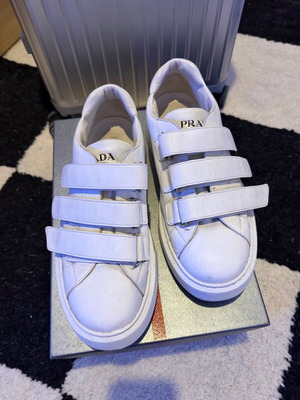 Prada unisex sneakers used, size 43, white