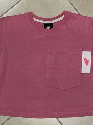 Nike Women Cropped Pocket T-Shirt mauve pink, oversized fit, size XS, like new