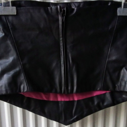 Dreams shorts and top set like new, black, size M