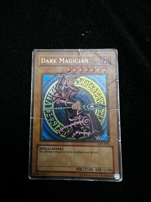 Yugioh Dark Magician used Ultra rare SDY E-005
