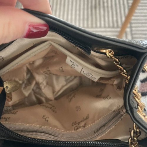 Black shoulder bag like new with chain