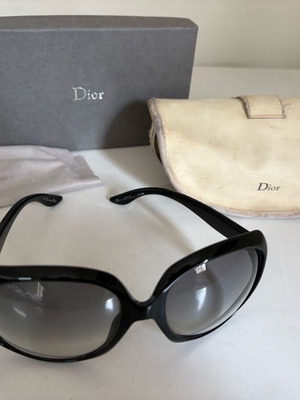 Christian Dior Glossy 1 oversized sunglasses, black