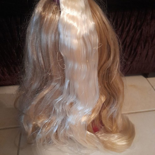 Barbie head used for hairstyling