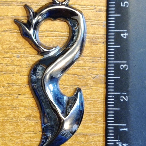 Metal pendant Hei Matau new, lot of 20, 5.5 cm