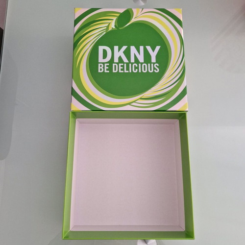 DKNY Be Delicious empty box new