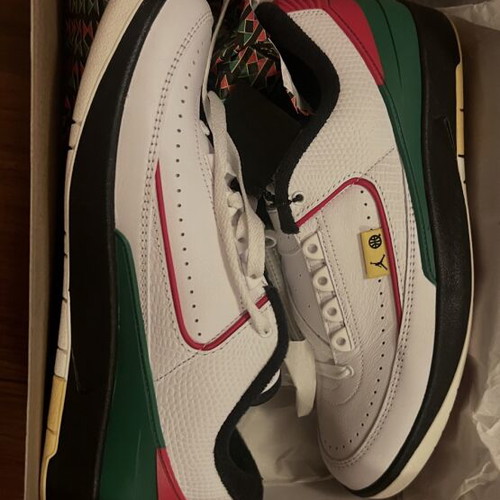 Jordan Retro by Nike sneakers size 42.5 new, colorful